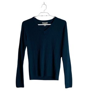 Classic V-Neck Cable Knit Sweater - Navy
